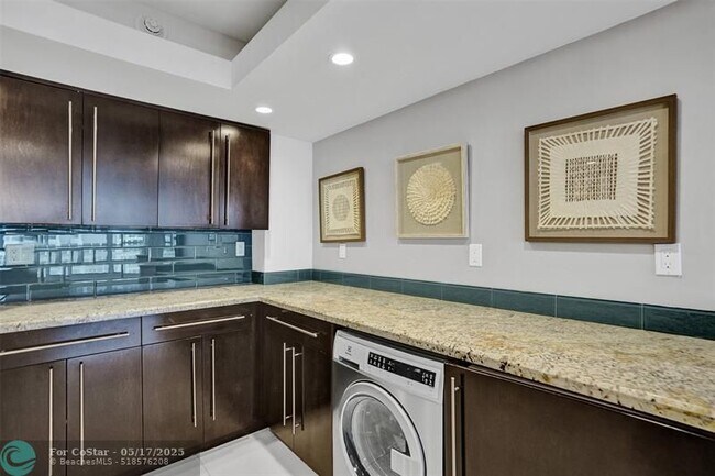 Building Photo - 3750 Galt Ocean Dr