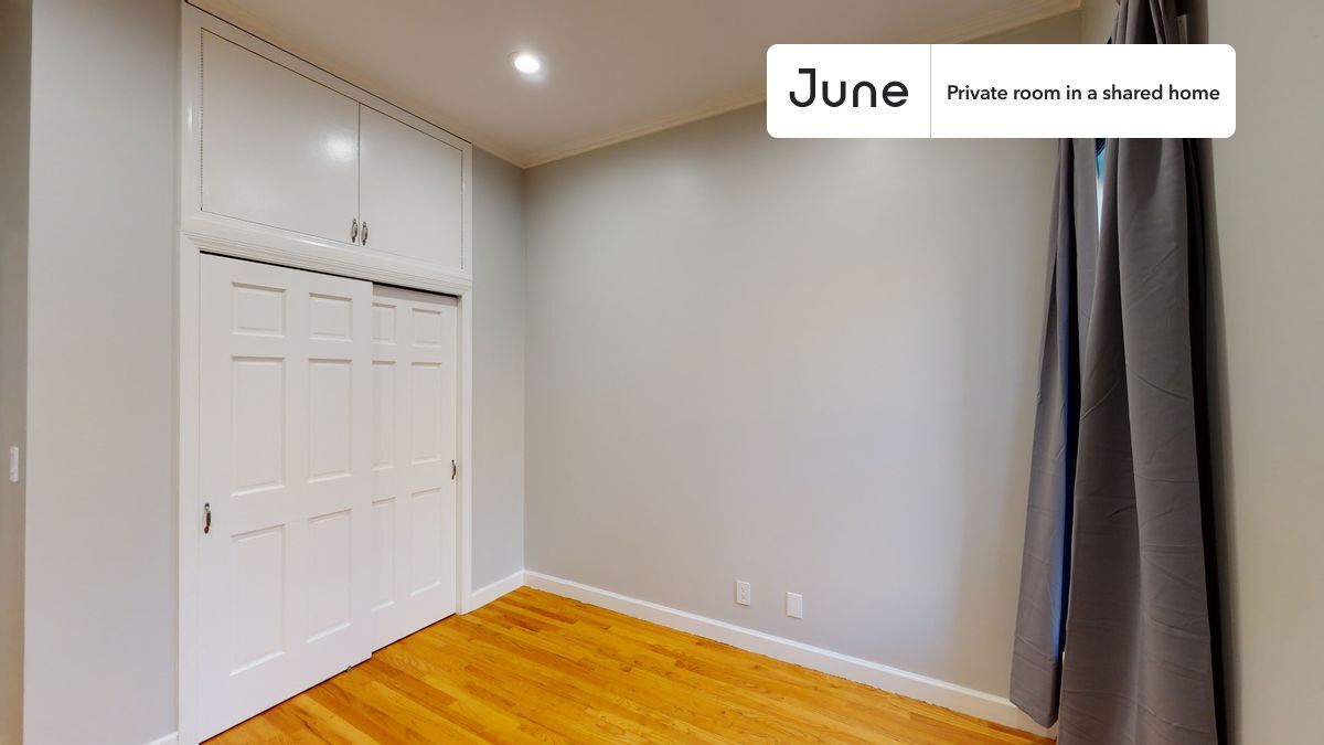 Building Photo - Room in Shared 4 bed/1 bath home