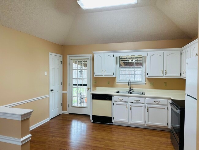 Building Photo - 119 Pennsylvania Ave