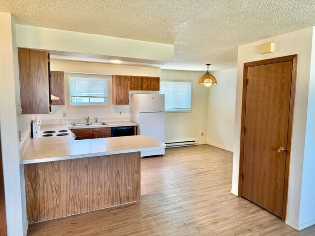 Building Photo - Cozy 2 Bed/1 Bath Apartment in North Lovel...