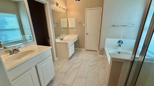 Building Photo - 1602 Stoney Park Dr