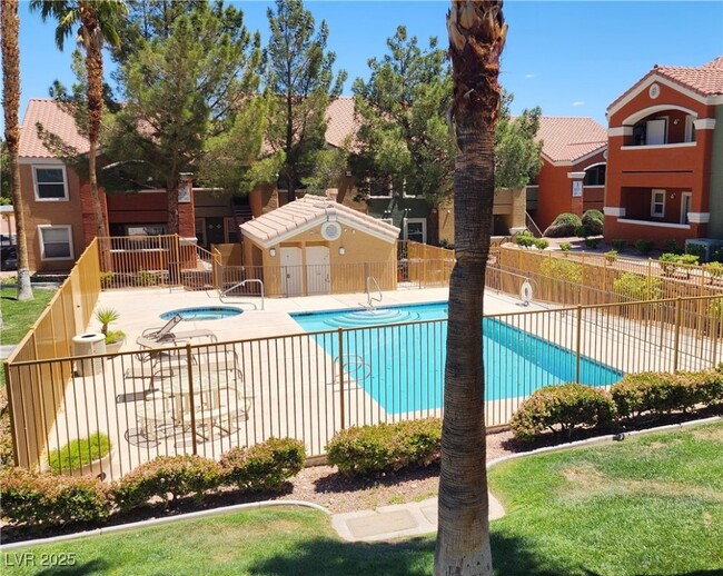 Building Photo - 8101 W Flamingo Rd