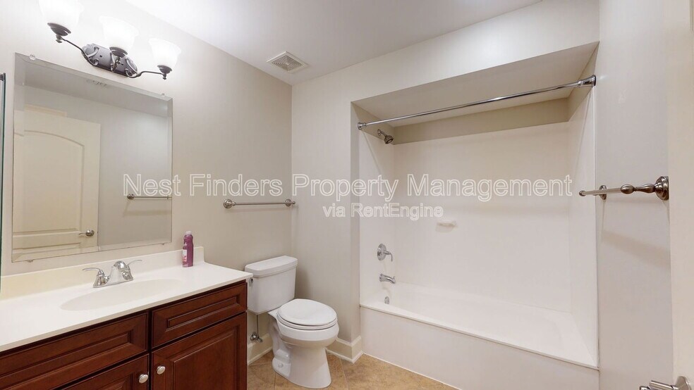 Building Photo - 525 3rd St N