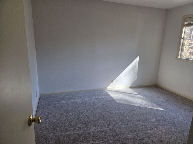 Building Photo - AR308-Dick&#39;s Family Trust