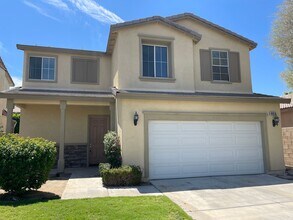 Building Photo - Gated Community with Community Pool