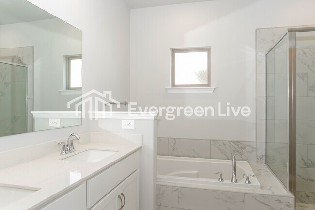 Building Photo - 14673 Mountain Strm Dr