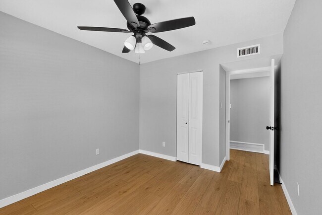 Building Photo - 243 Woodhurst Dr