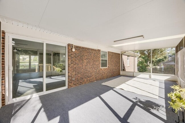 Building Photo - 6089 W Dogwood Dr