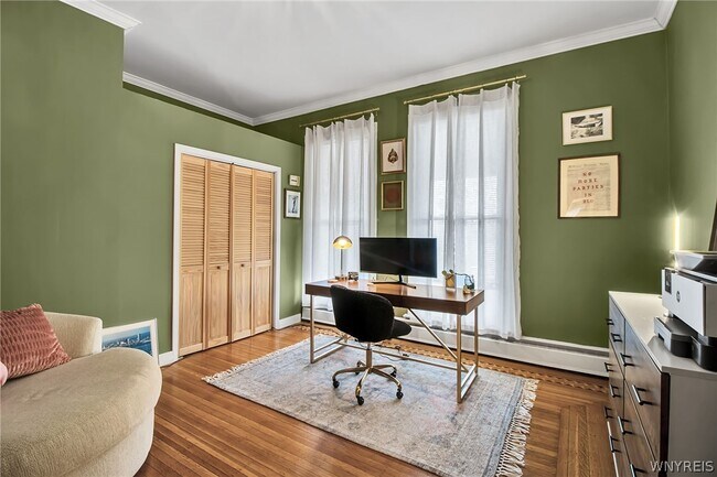 Building Photo - 370 Bryant St