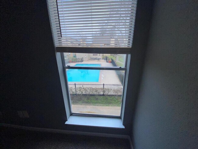 Building Photo - 10211 Sugar Branch Dr