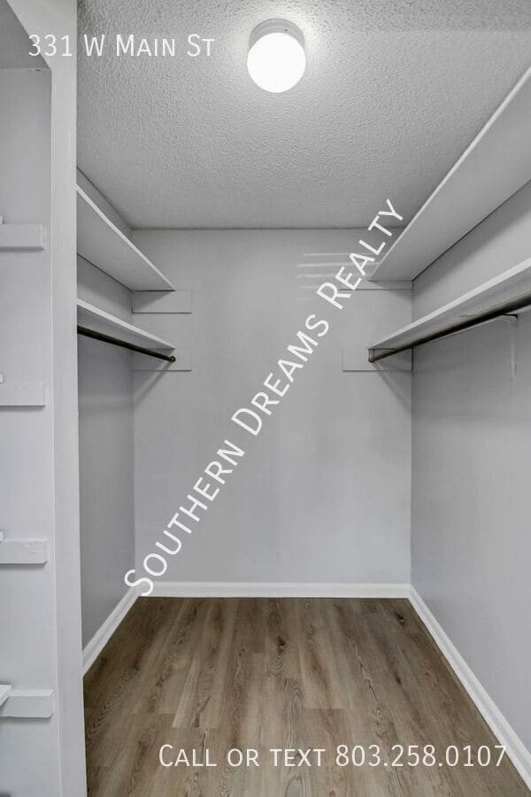 Building Photo - 331 W Main St