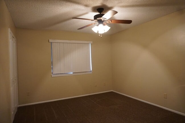 Building Photo - 3 bedroom / 2 bathroom home in Atlantic Beach
