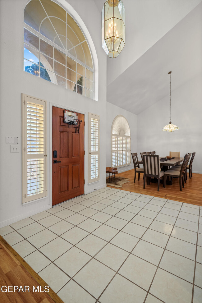 Building Photo - 6205 La Posta Dr