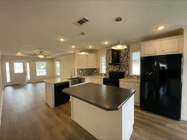 Building Photo - 13203 Grape Ave