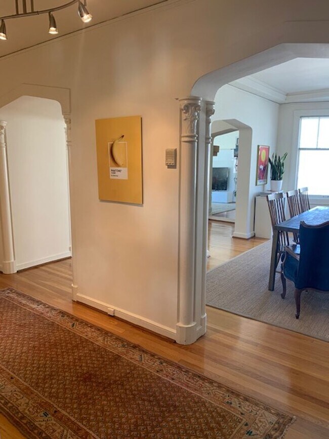 Building Photo - Pacific Heights: Unfurnished 4th Floor Apt w/ Optional Garage Parking & Shared Roof Deck Availabl...