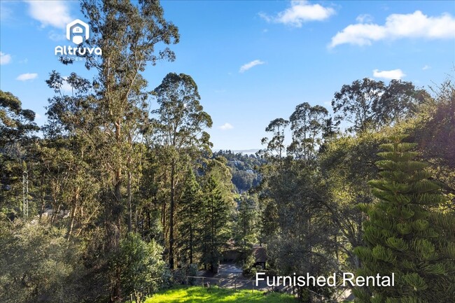 Building Photo - 2177 Manzanita Dr
