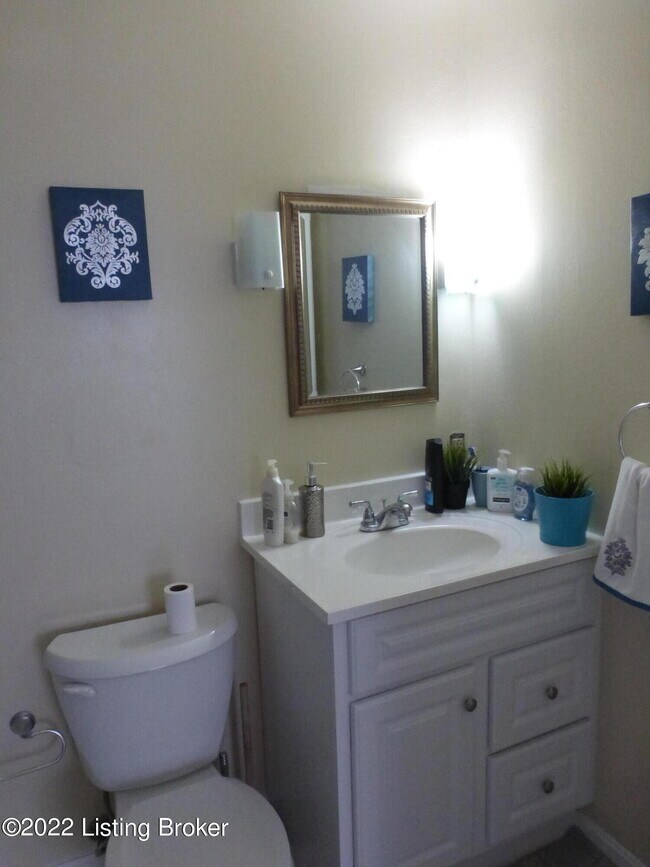 Building Photo - 701 Rudy Ln