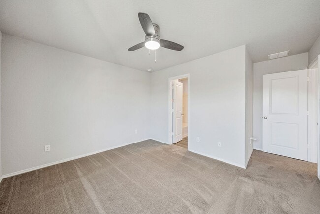 Building Photo - 4 Bedroom/2.5 Bath Elm Valley Subdivision