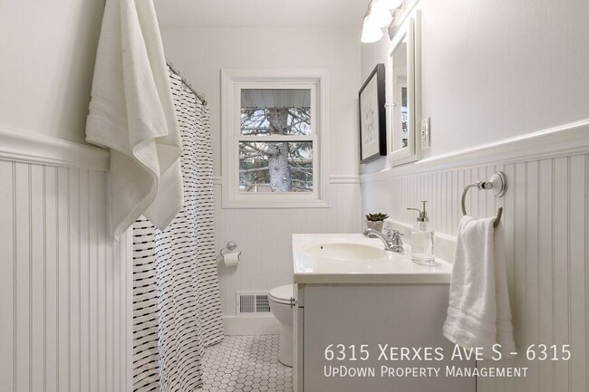 Building Photo - 6315 Xerxes Ave S