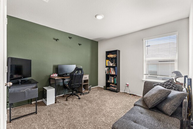 Building Photo - 4906 Karen Grn Dr