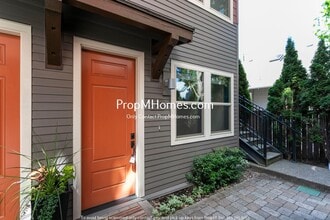 Building Photo - Modern Studio in the Heart of SE!
