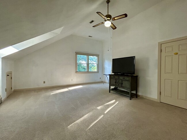 Building Photo - 805 De La Fayette Ct
