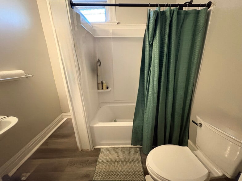 Building Photo - 329 Byrd St