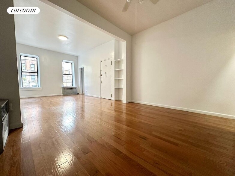 Primary Photo - 930 Amsterdam Ave