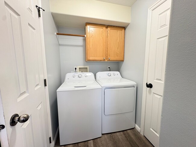 Building Photo - Furnished Housing
