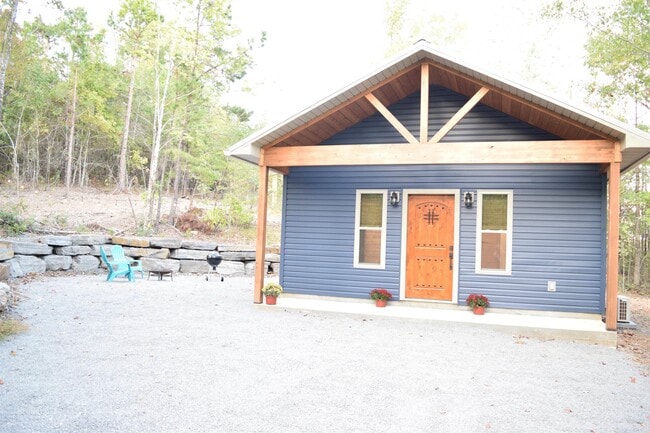 Primary Photo - 86 Donham Dr