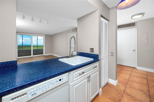 Building Photo - 2333 Feather Sound Dr