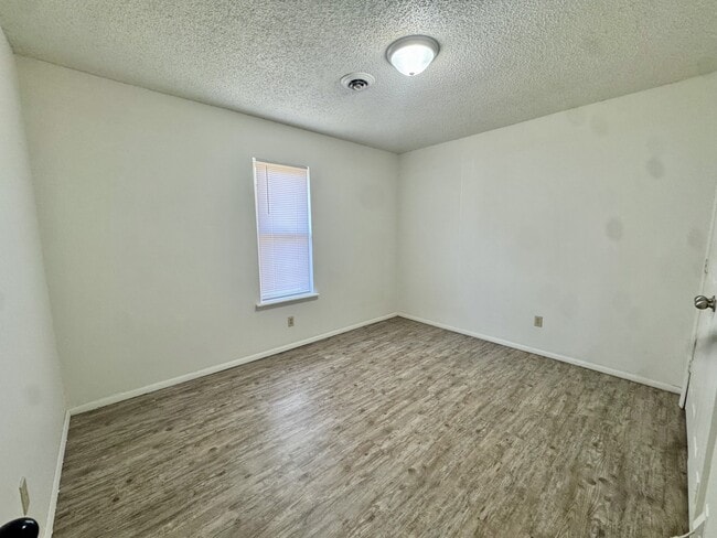 Building Photo - 108 Circle A S