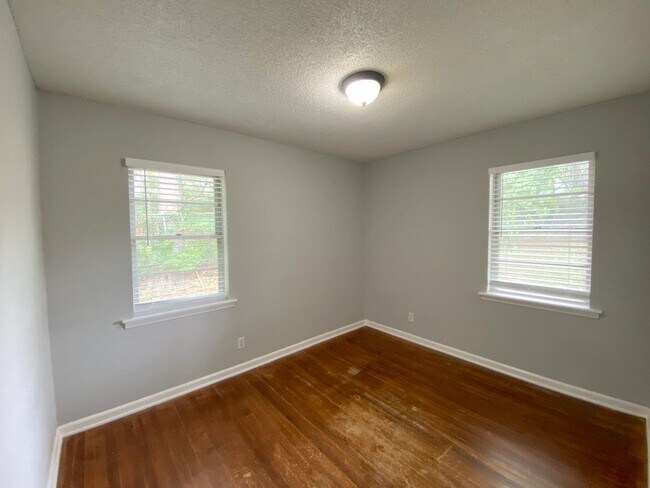Building Photo - 8282 Fayette Cove