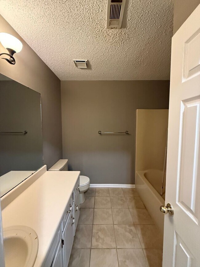 Building Photo - 304 Natchez Rd