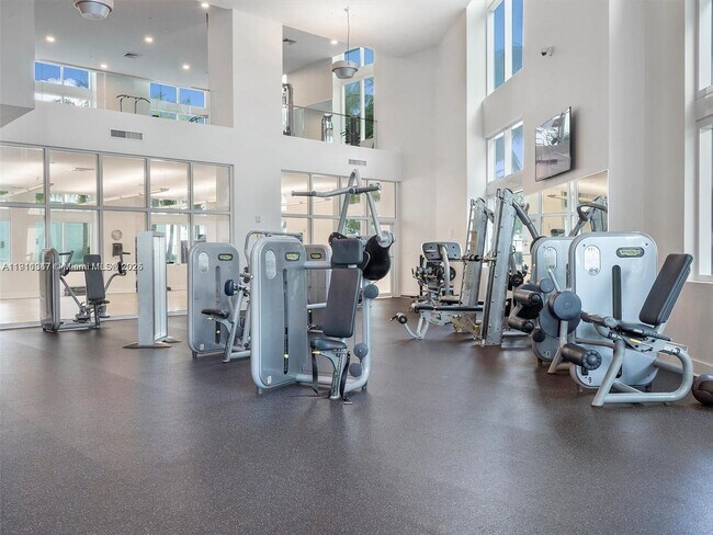 Building Photo - 1900 N Bayshore Dr