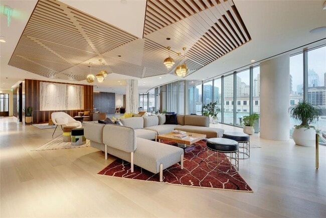 Building Photo - 501 West Ave