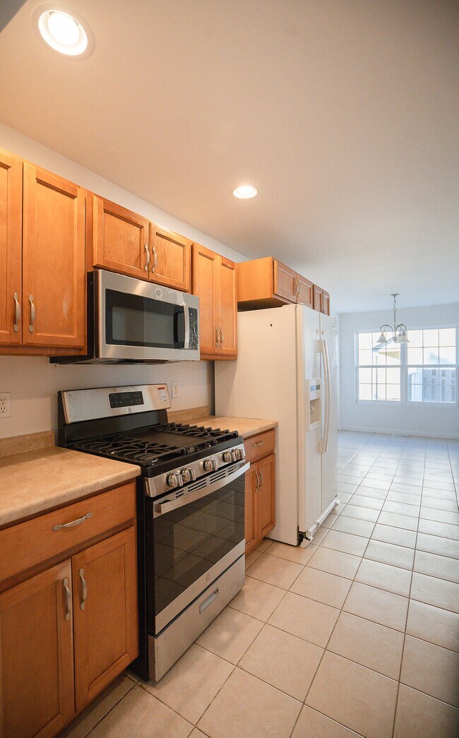 Building Photo - 642 Sedgegrass Dr