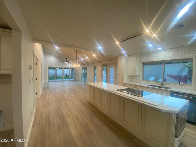 Building Photo - 7606 E Vía De Lindo