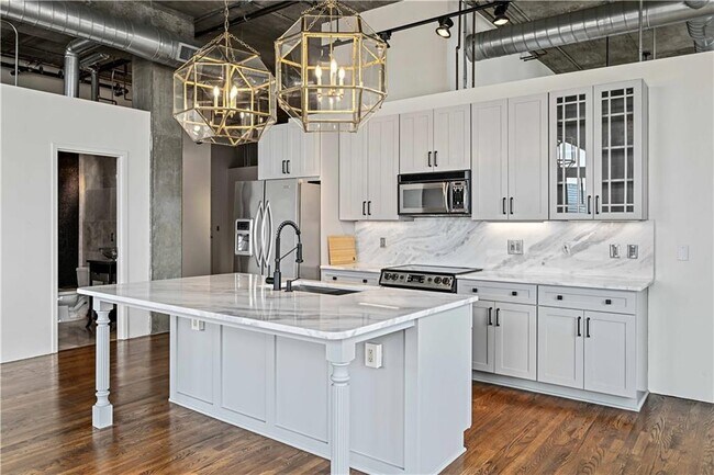 Building Photo - 3180 Mathieson Dr NE