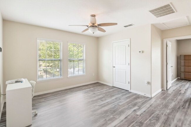 Building Photo - Beautiful 4/2.5 Townhome for Rent in Harmo...
