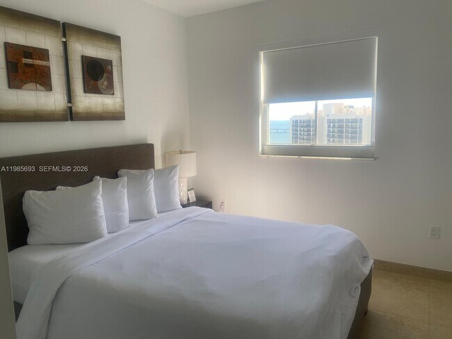 Building Photo - 185 SE 14th Terrace