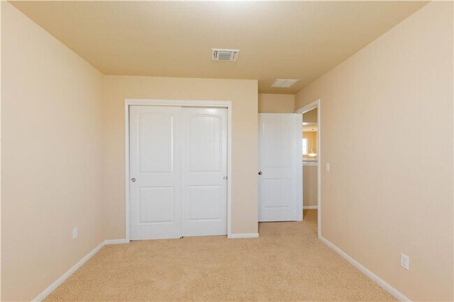 Building Photo - Spacious 4/BR, 2.5/BA Home in Cedar Park –...
