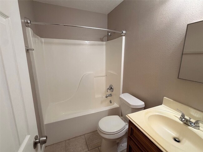 Building Photo - 4817 Falcon Forest Dr
