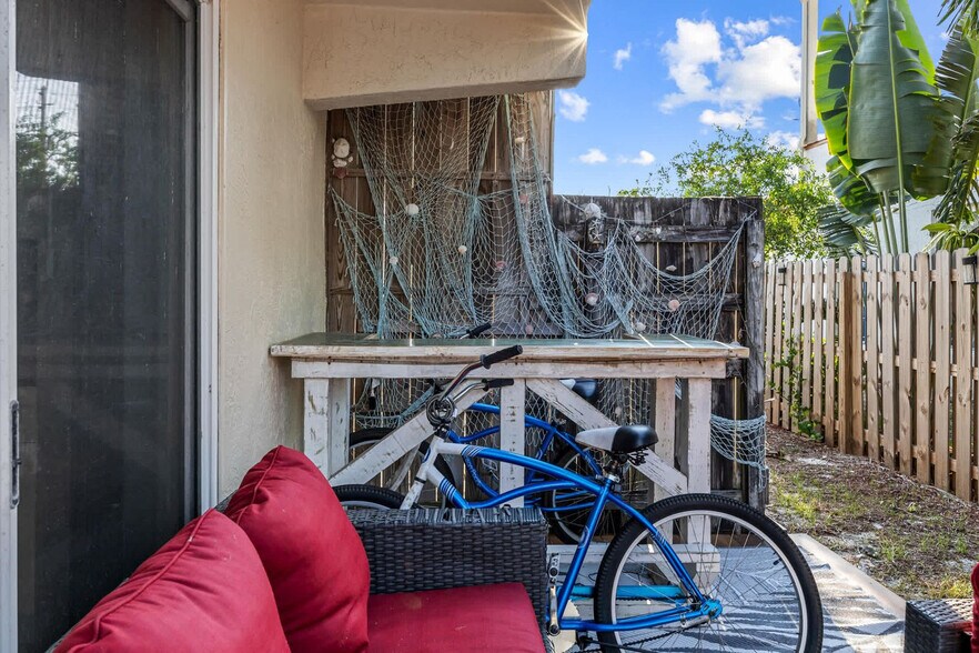 Building Photo - 1277 S Orlando Ave