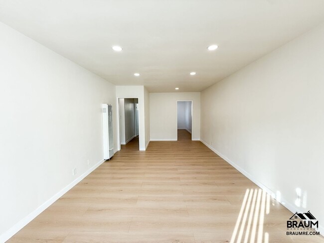 Building Photo - 7339 Woodman Ave