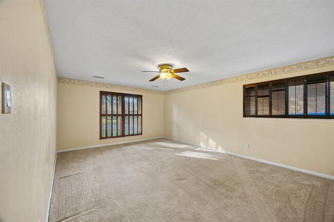 Building Photo - 21422 Park Willow Dr