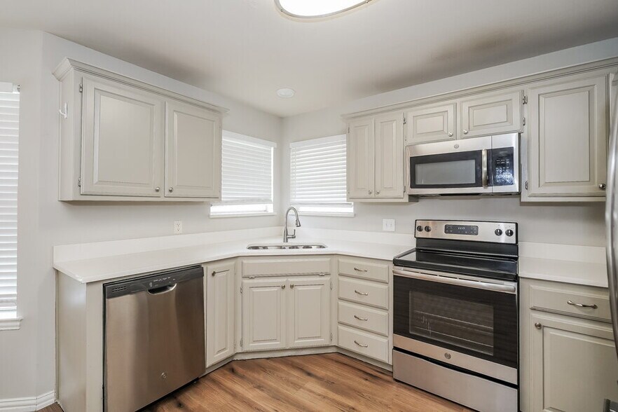 Building Photo - 211 Dove Meadows Ln