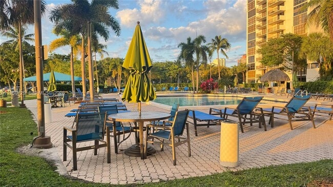 Building Photo - 18151 NE 31st Ct