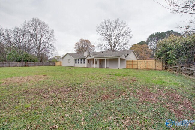 Building Photo - 2042 Rosebury Ln SW