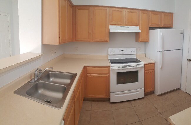 Building Photo - 1040 Villagio Cir